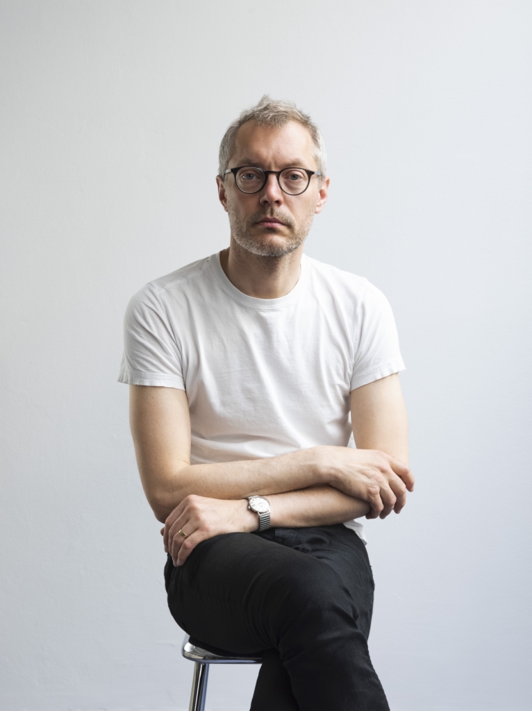 Hemma hos fotoboksförläggaren: Null & Void Books (Peo Olsson)