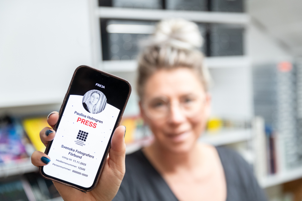 Snart går vi över till digitala press- och yrkeslegitimationer
